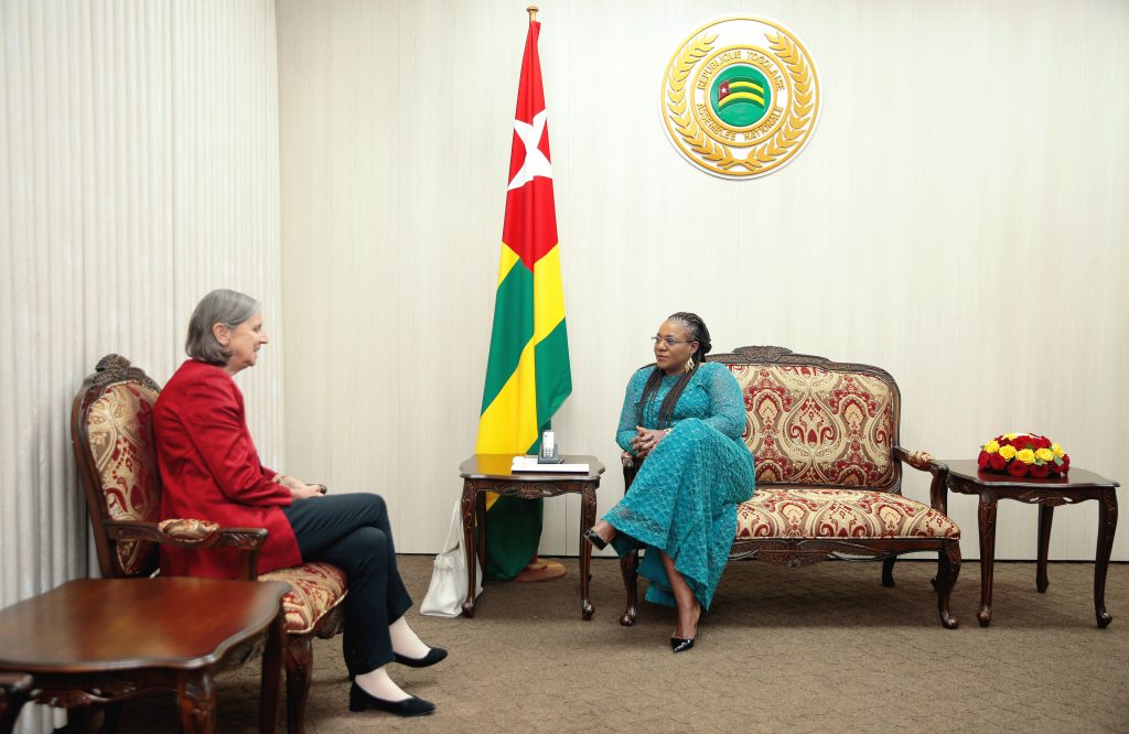 Madame Jocelyne Caballero, fait le point de la coopération franco-togolaise avec la Présidente de l’Assemblée nationale