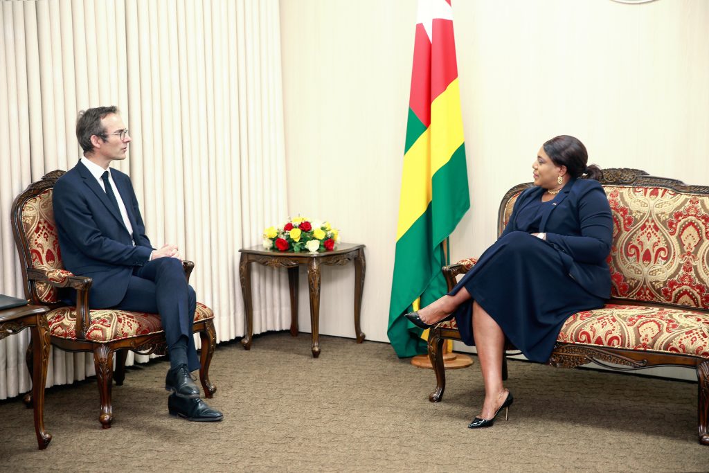 : Le nouvel ambassadeur de la France au Togo reçu par la Présidente de l’Assemblée nationale