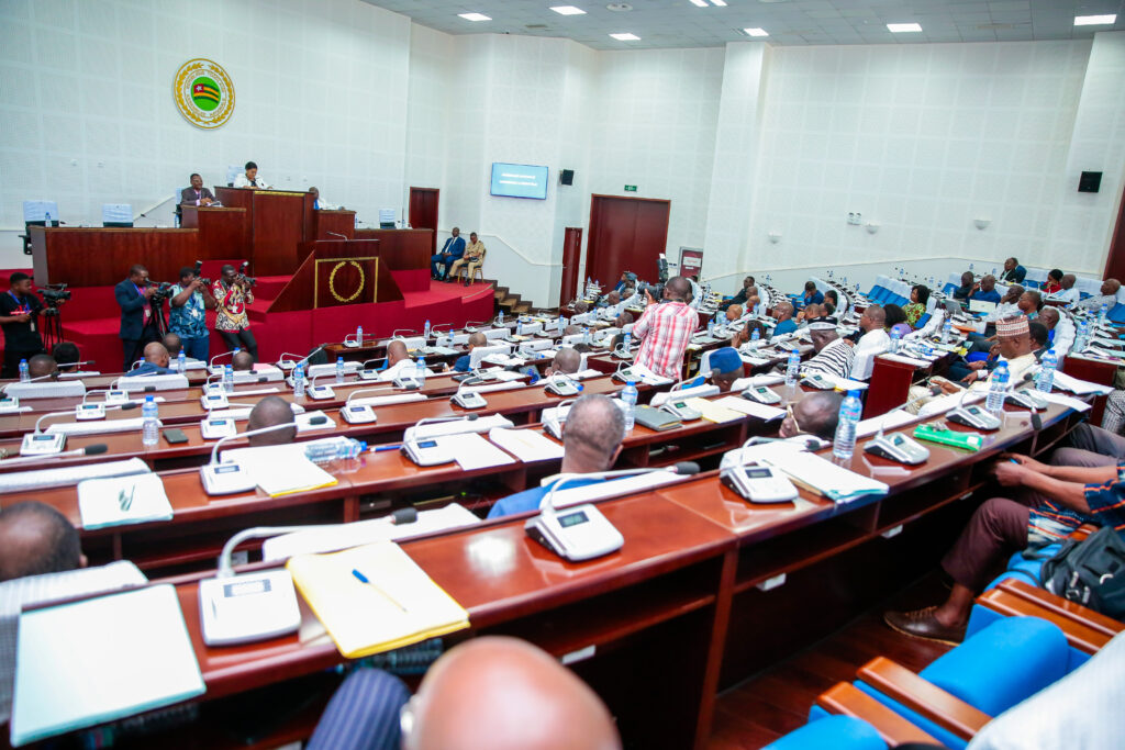 L'Assemblée nationale examine le plan budgétaire 2024-2026 pour une gestion efficace des finances