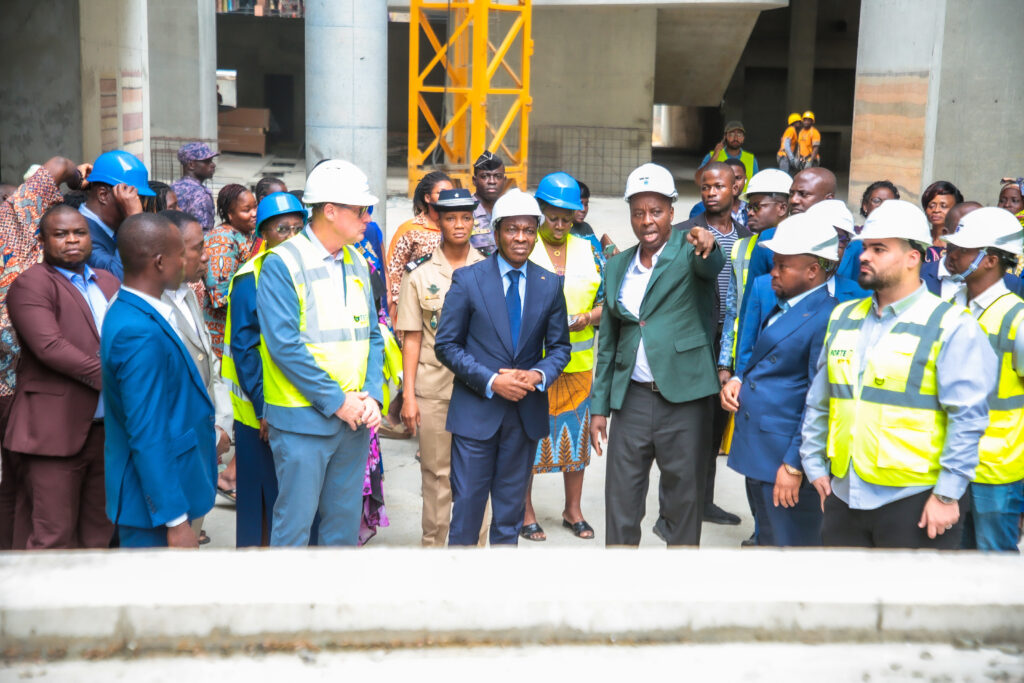 Constance dans l’engagement républicain des parlementaires : le Président de l’Assemblée nationale en visite sur le chantier du Grand Marché de Lomé